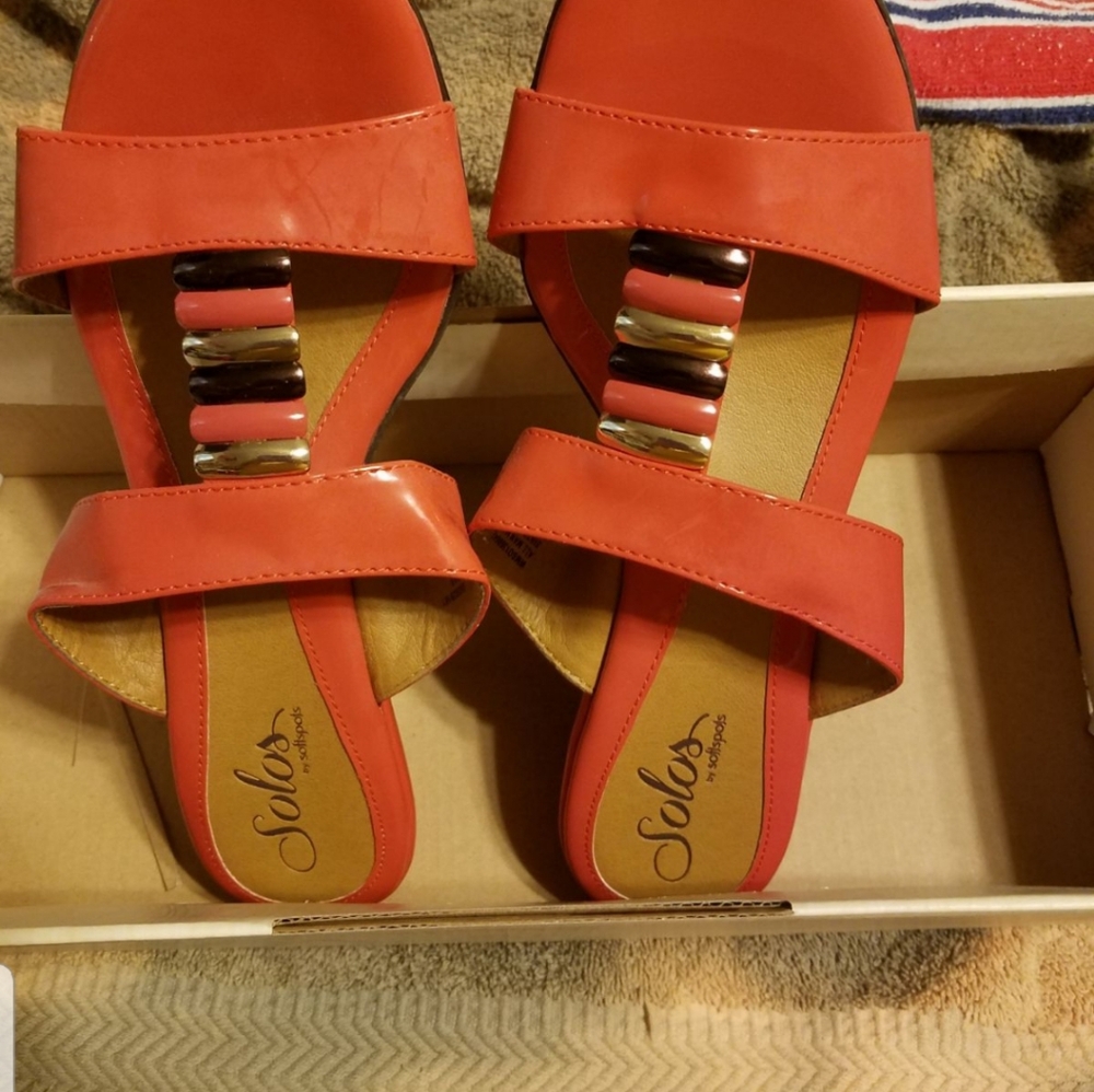 Solo Ladies dress sandals size 8 by softspots please go to my page and see other